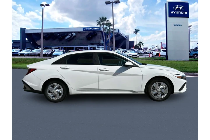 $18701 : Hyundai ELANTRA 2024 SE 4dr image 9