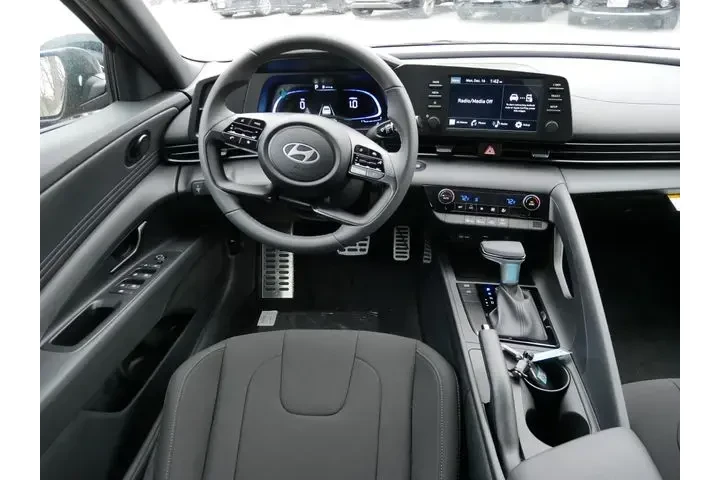 $19990 : Hyundai ELANTRA 2025 SEL Spo image 8