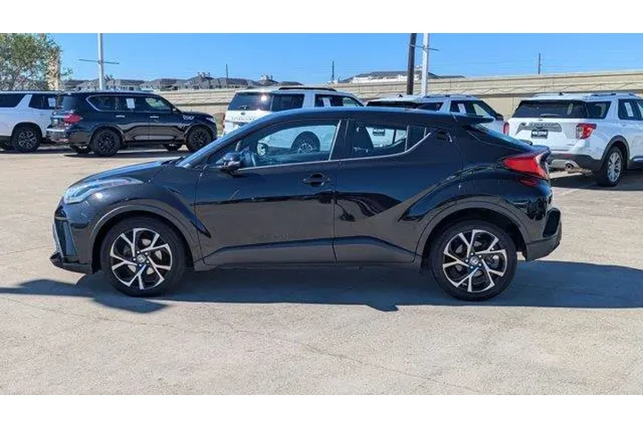 $16995 : Toyota C-HR 2020 XLE 4dr Cro image 6