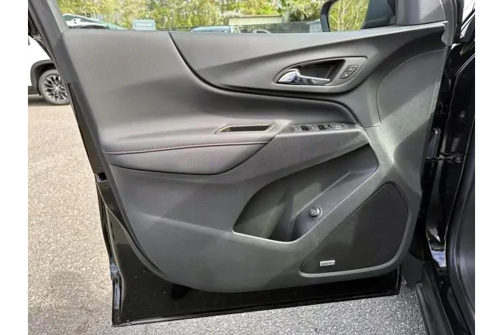 $24777 : Chevrolet Equinox 2023 4x4 R image 8