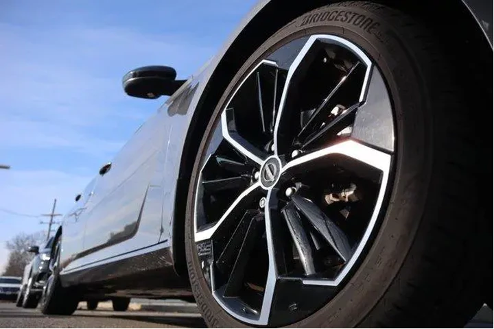 $22162 : Nissan Altima 2024 2.5 SR 4d image 9