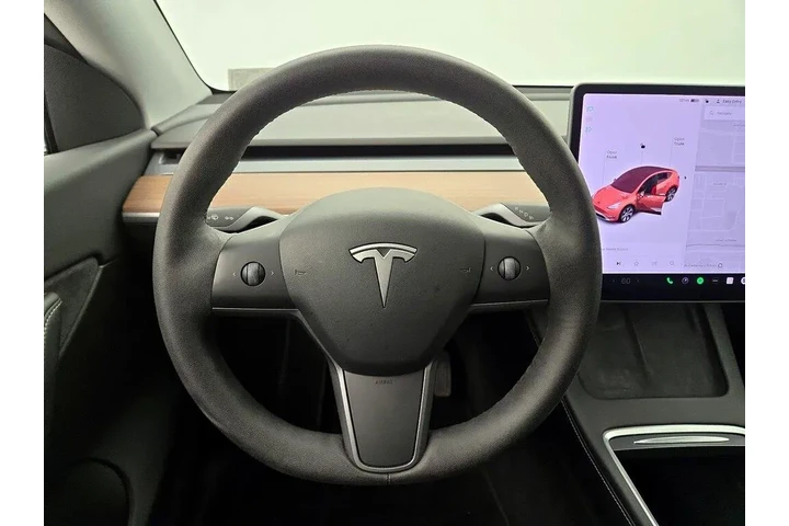 $29998 : Tesla Model Y 2022 AWD Long image 10