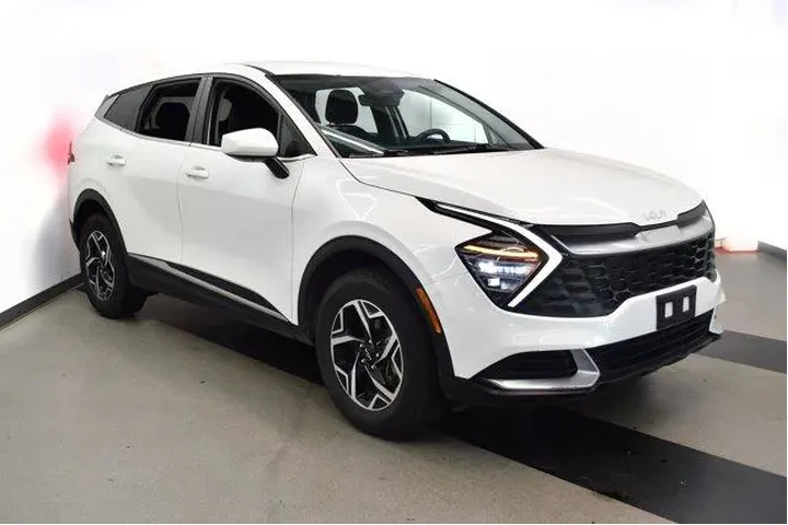 $19994 : Kia Sportage 2024 AWD LX 4dr image 2