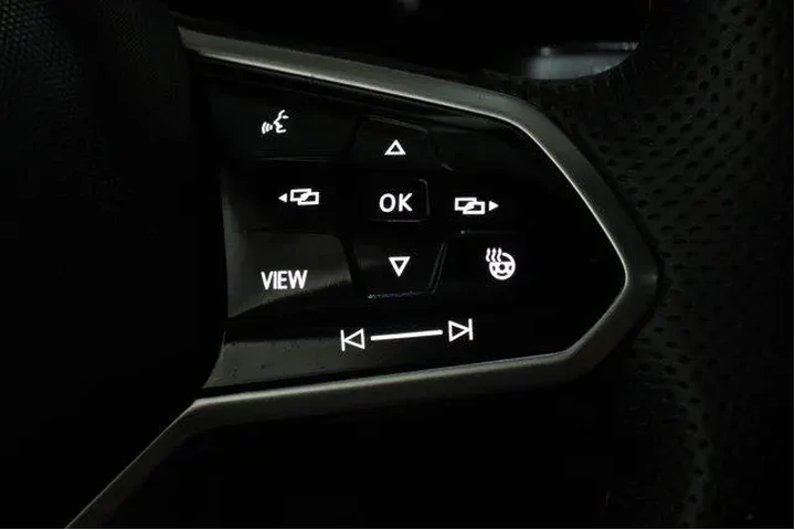 $36998 : Volkswagen Golf GTI 2024 380 image 9