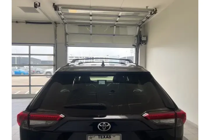 $31832 : Toyota RAV4 2024 XLE Premium image 7