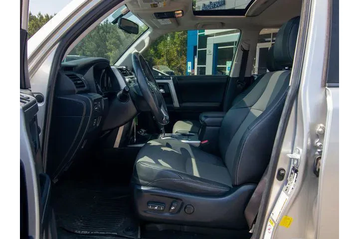 $33816 : Toyota 4Runner 2019 4x4 SR5 image 6