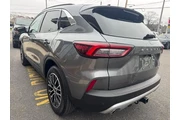 $27900 : Ford Escape Plug-In Hybrid 2 thumbnail