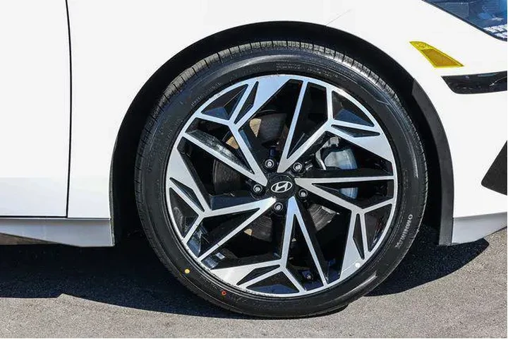 $20998 : Hyundai IONIQ 6 2023 SEL 4dr image 9