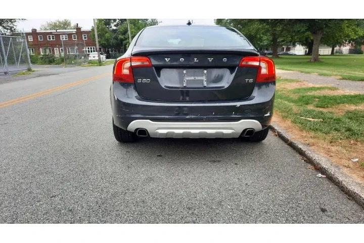$4995 : 2012 S60 T5 image 9
