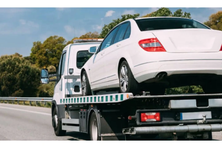 M Lopez Towing image 2