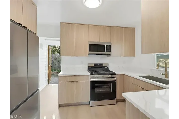 $1300 : 929 Arlington Ave, Torrance, C image 5