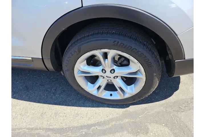 $13395 : 2015 Explorer Limited image 9