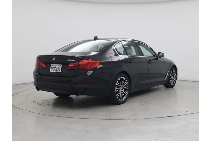 $18998 : BMW 5 Series 2019 530e iPerf image 8