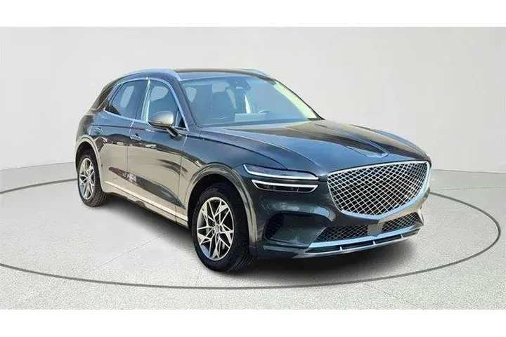 $38498 : Genesis GV70 2025 AWD 2.5T S image 1