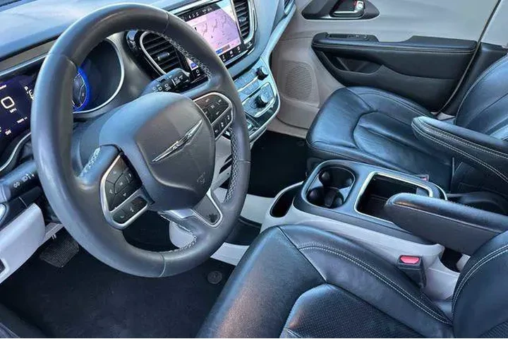 $20351 : Chrysler Pacifica 2022 Touri image 4