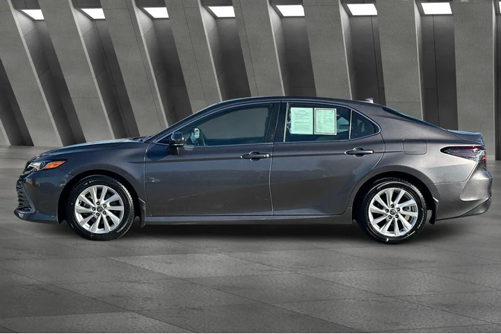 $23500 : Toyota Camry 2023 LE 4dr Sed image 10