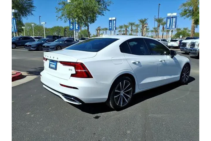 $26826 : Volvo S60 2022 B5 Momentum 4 image 4