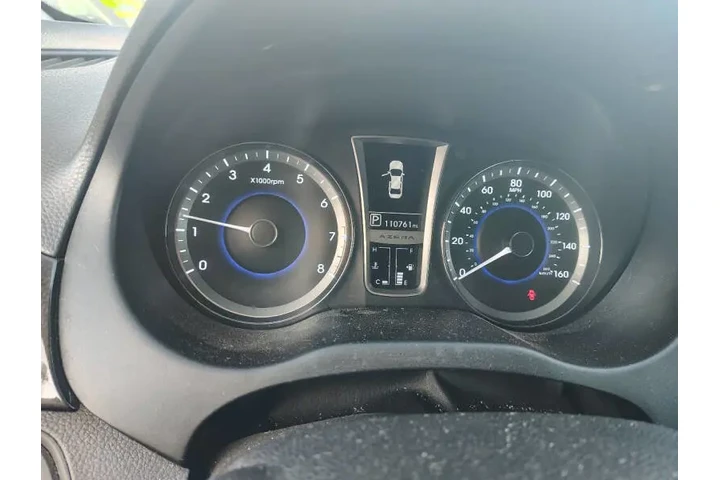 $8590 : 2013 Azera image 8