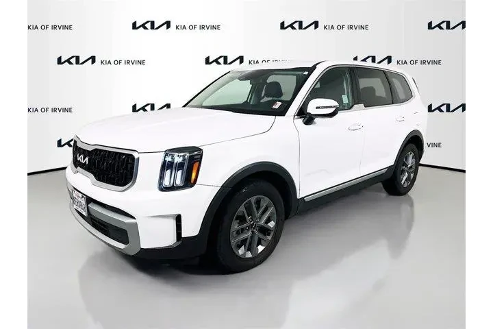 $28872 : Kia Telluride 2023 LX 4dr SU image 3