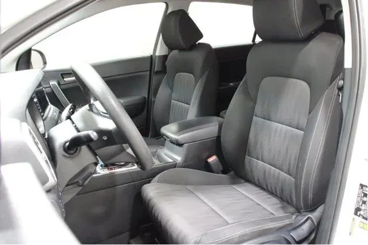 $16925 : Kia Sportage 2022 LX 4dr SUV image 5