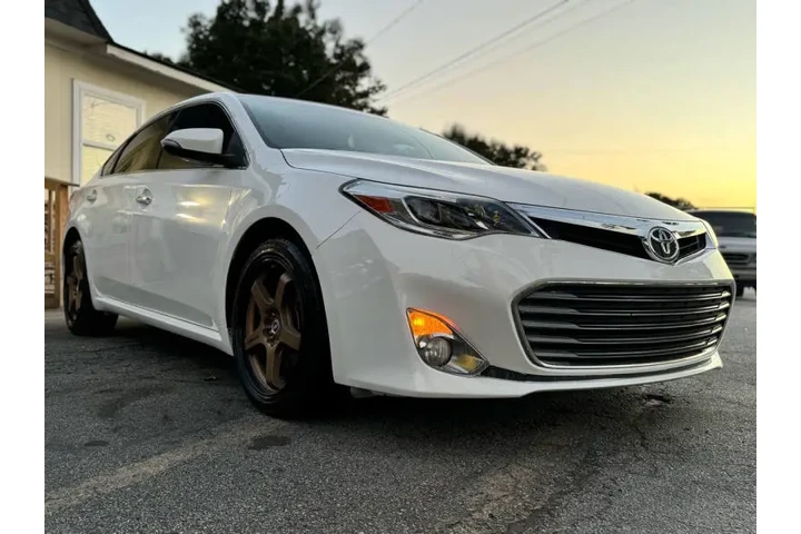 2013 Avalon XLE Premium image 4