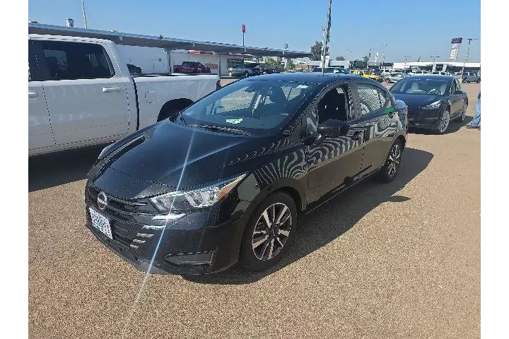 $17399 : Nissan Versa 2023 SV 4dr Sed image 3