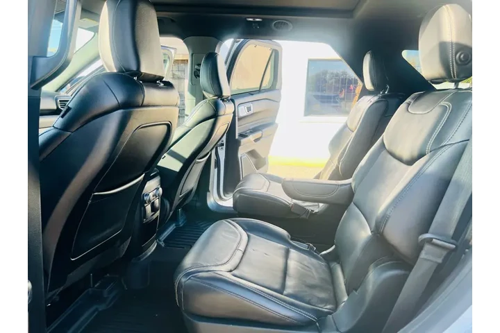 $25995 : 2020 Explorer ST AWD image 9