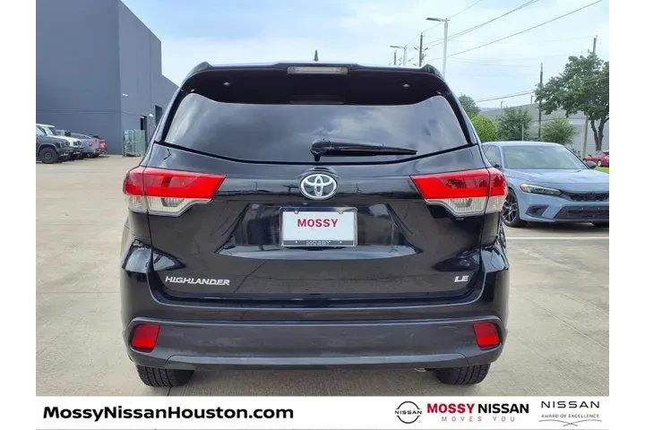 $23195 : Toyota Highlander 2018 LE 4d image 6