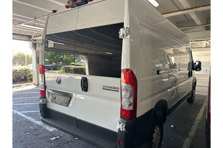 $32997 : Ram ProMaster 2023 2500 159 image 2