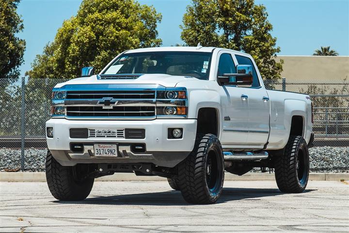 $61995 : 2019 Silverado 3500HD High Co image 7