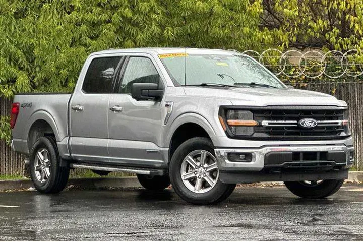 $39499 : Ford F-150 2024 4x4 XLT 4dr image 2