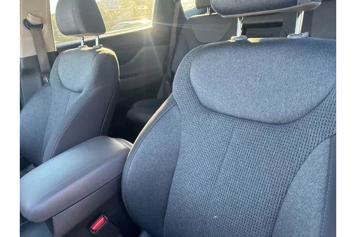 $16638 : Hyundai SANTA FE 2019 SEL 2. image 6