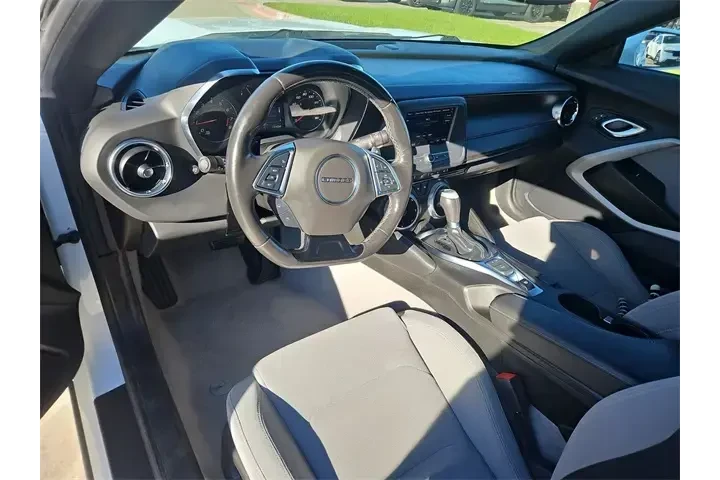 $23987 : Chevrolet Camaro 2023 LT 2dr image 10