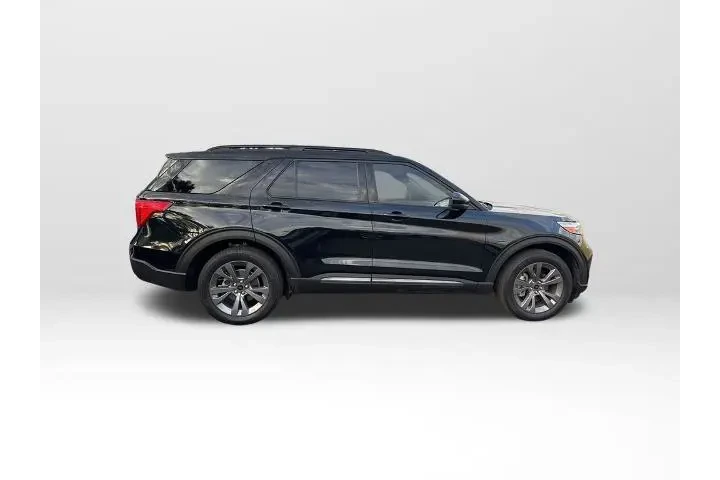 $27443 : Ford Explorer 2022 AWD XLT 4 image 3