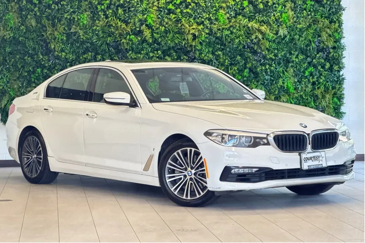$19138 : BMW 5 Series 2018 AWD 530e x image 2