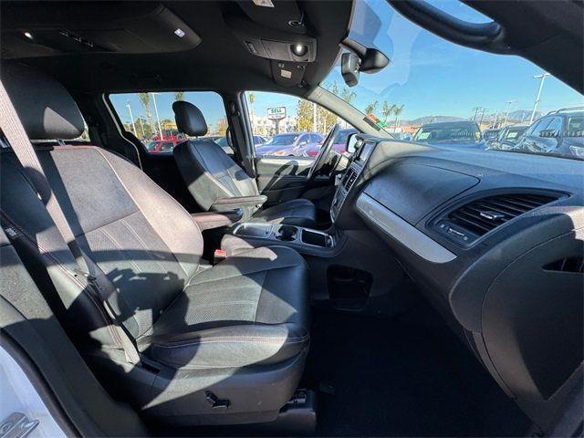 $16995 : 2019 Grand Caravan image 8