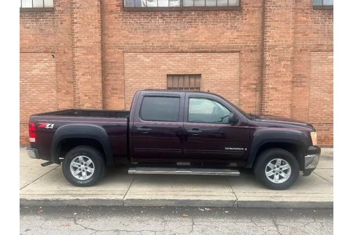 $9500 : 2008 GMC Sierra 1500 SLE1 image 9