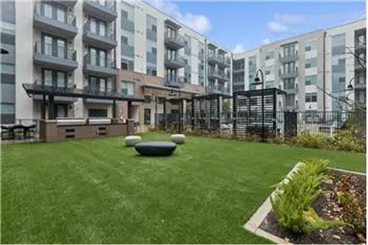 $1830 : Rental property with 1 bedro image 1