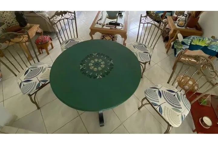 $95 : Mesa Con Cuatro Sillas image 1