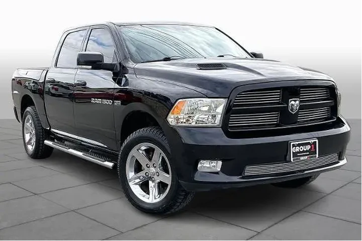 $14944 : Ram 1500 2012 4x4 Sport 4dr image 2