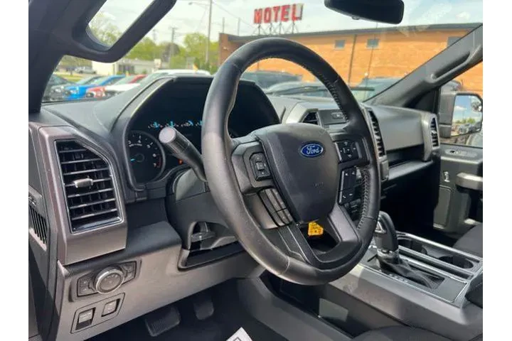 $26986 : Ford F-150 2019 4x4 Lariat 4 image 7