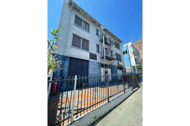 $1525 : Estudio Totalmente Remodelado image 6