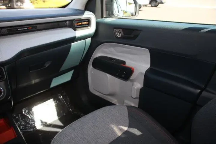 $27402 : Ford Maverick 2024 XLT 4dr S image 8