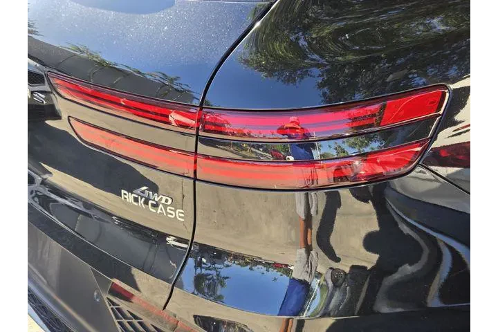 $37681 : Genesis GV70 2023 AWD 2.5T S image 9