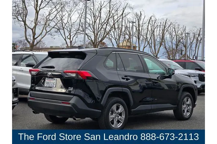 $28900 : Toyota RAV4 2023 AWD XLE 4dr image 10