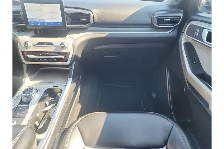 $31770 : Ford Explorer 2023 AWD XLT 4 image 10