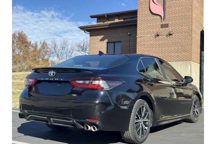 $14999 : 2021 Camry SE image 7