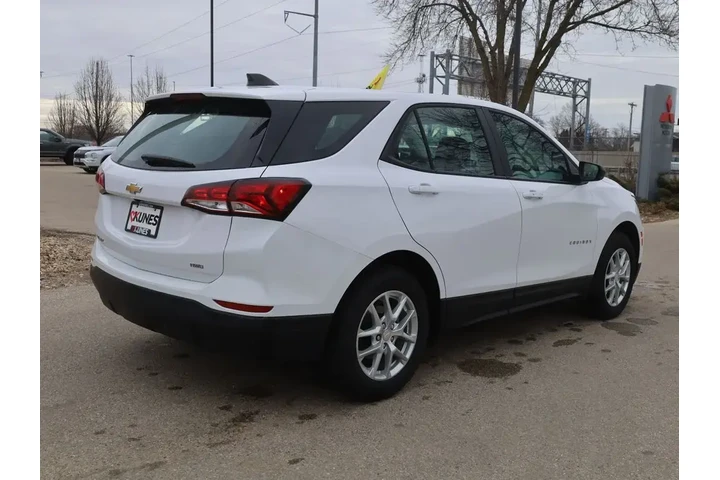 $18277 : Chevrolet Equinox 2023 4x4 L image 8