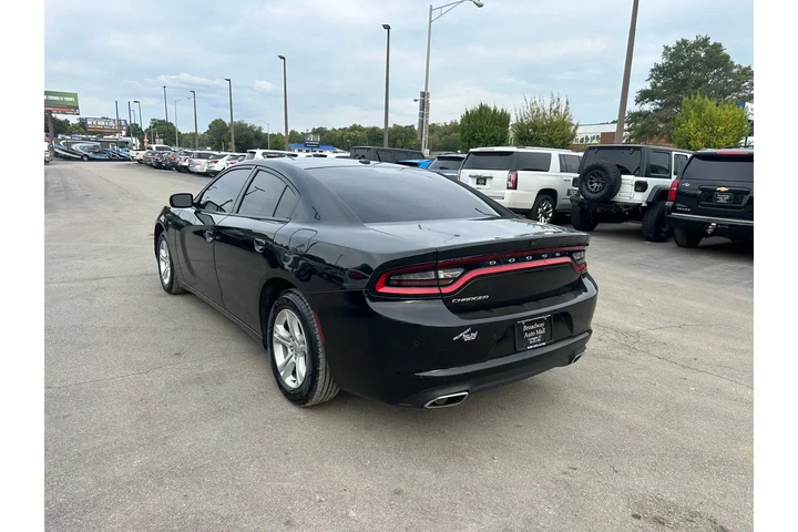 $12980 : 2020 Charger SXT RWD image 4