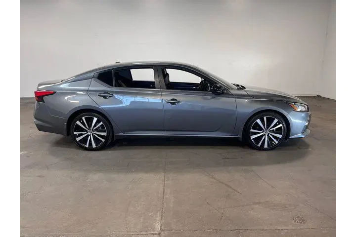 $18991 : Nissan Altima 2020 2.5 SR 4d image 2